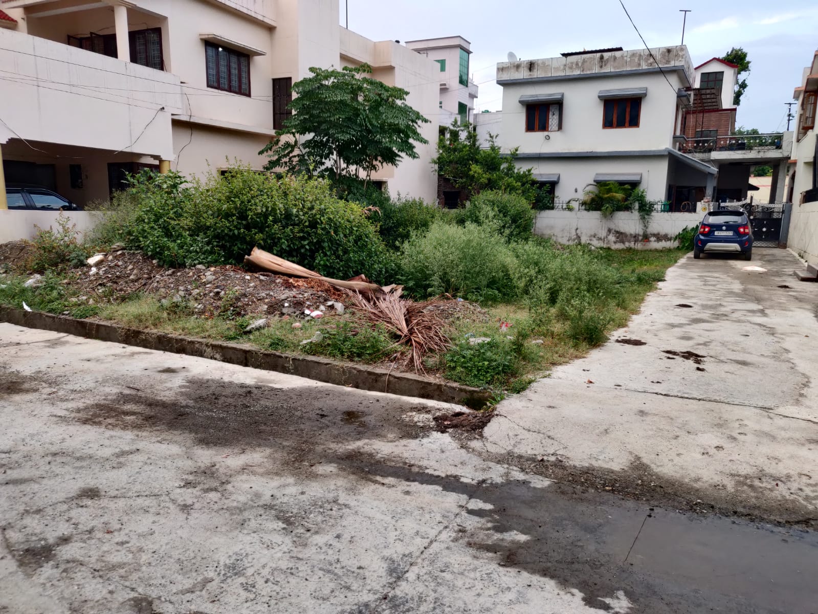 Double Side Plot For Sale Near The Indian Academy School
